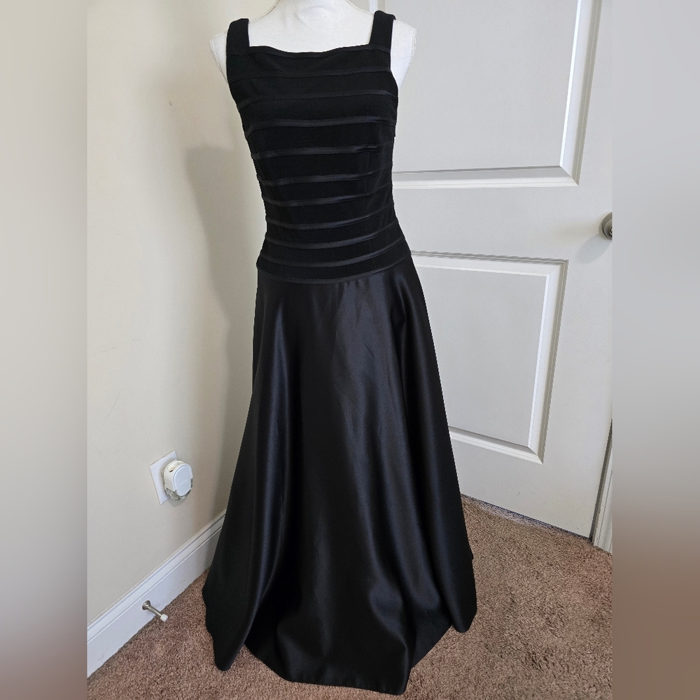 Elegant Black Evening Gown